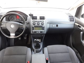 Volkswagen Touran foto 9