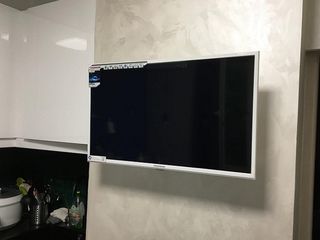 Установка телевизоров на стену. Montare televizor pe perete. Instalare televizor pe perete. foto 4