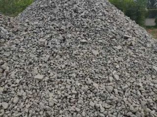 Pietris pentru drumuri, piatra din beton concasat, дроблённый бетон. foto 1