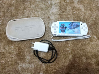 PSP Slim White- прошитый + 16 GB с играми