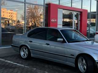 BMW 5 Series foto 3