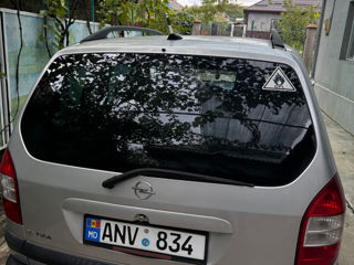 Opel Zafira foto 1