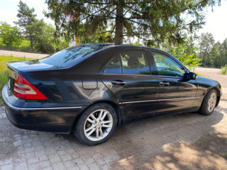 Mercedes C-Class foto 6