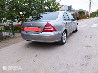 Mercedes C Class foto 9