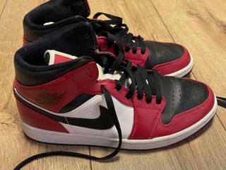 Jordan 1 mid originali foto 1