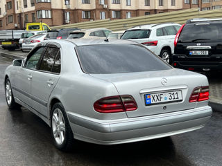 Mercedes E-Class foto 4