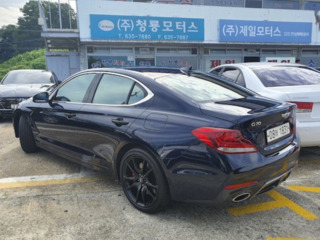 Hyundai Genesis foto 2