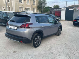 Peugeot 2008 foto 2