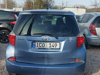 Toyota Verso-S foto 3