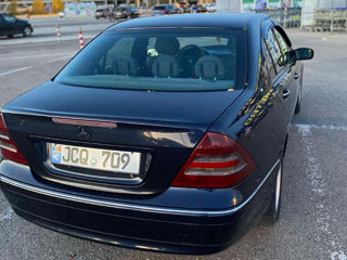 Mercedes C-Class foto 4