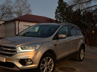 Ford Kuga foto 2