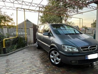 Opel Zafira foto 1