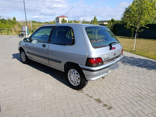 Renault Clio фото 5