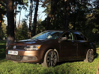 Volkswagen Jetta foto 2