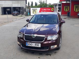 Skoda Superb foto 2