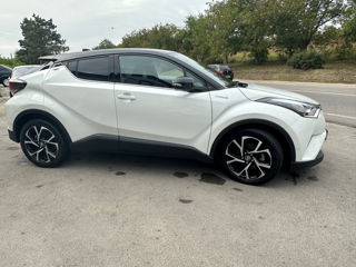 Toyota C-HR foto 4