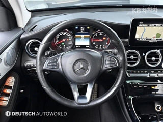 Mercedes GLC foto 9