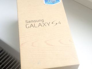 Коробка от телефона Samsung Galaxy S4 foto 1