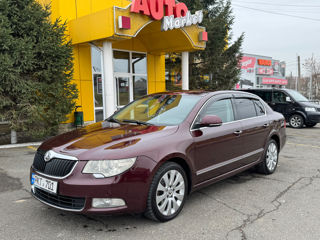 Skoda Superb foto 2