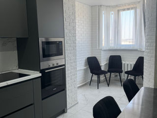 Apartament cu 3 camere, 79 m², 9 cartier, Bălți foto 1