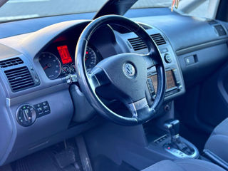 Volkswagen Touran foto 4