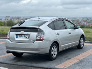 Toyota Prius foto 4