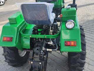 Tractor Zubr 25 C.p (balti) foto 4