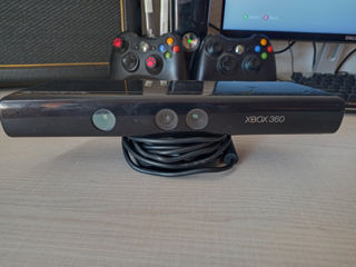 Vând XBOX 360 slim cu accesorii foto 2