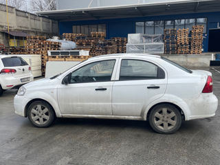 Chevrolet Aveo foto 2