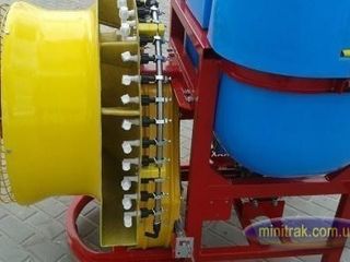 Опрыскиватель садовый 400л