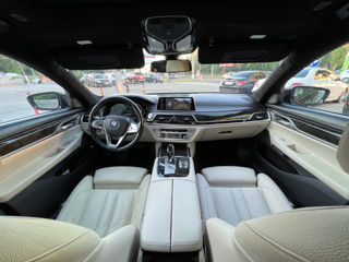 BMW 7 Series foto 8