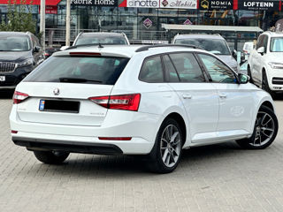 Skoda Superb foto 5