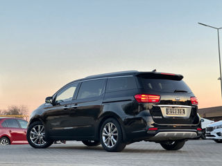 KIA Carnival foto 2