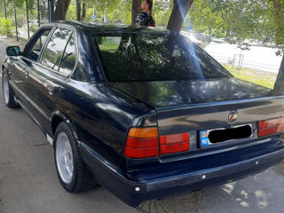 BMW 5 Series foto 3