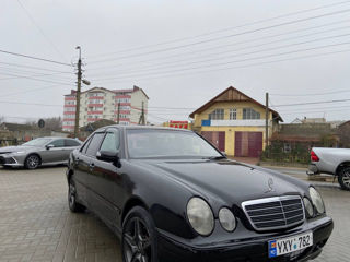 Mercedes E-Class foto 3