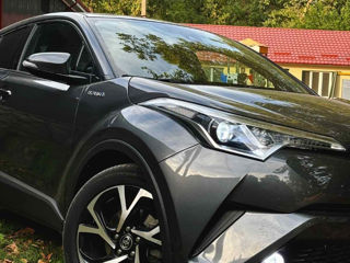 Toyota C-HR foto 10