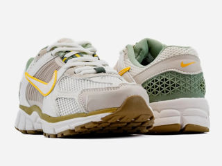 Nike Wmns Air Zoom Vomero 5 Pale Ivory Oil Green Women's foto 6