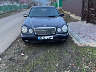 Mercedes E-Class foto 4