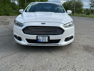 Ford Fusion foto 2