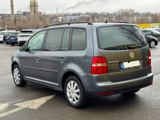 Volkswagen Touran foto 8