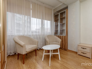 Apartament cu 2 camere, 80 m², Centru, Chișinău foto 3