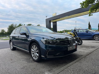 Volkswagen Passat foto 1