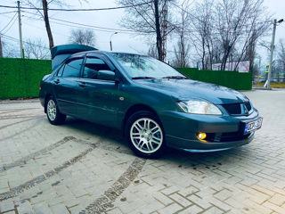 Mitsubishi Lancer foto 4