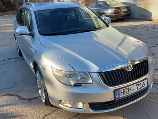 Skoda Superb foto 2