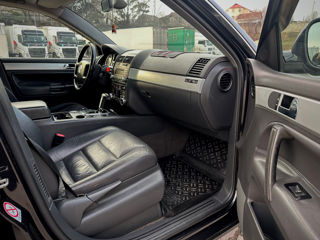 Volkswagen Touareg foto 8