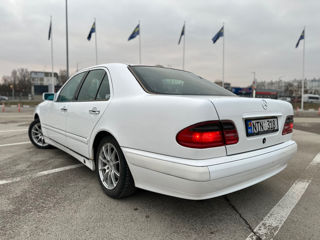 Mercedes E-Class foto 4