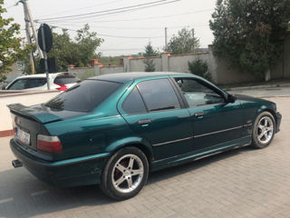 BMW 3 Series foto 4