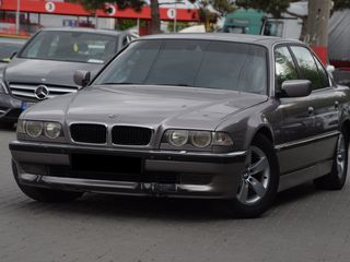 BMW 7 Series foto 1