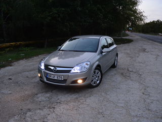 Opel Astra foto 1