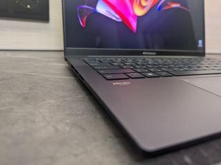 Asus Zenbook 2023 14x Oled foto 2